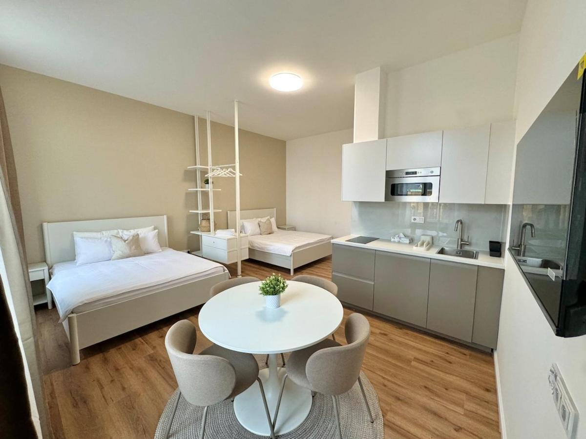 Cozy & Charmimg 2-bed In Heart Of Apartment