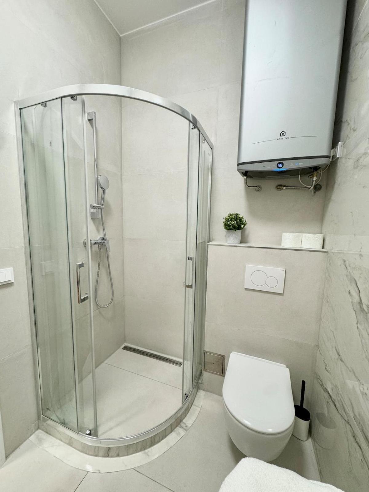 Cozy & Charmimg 2-bed In Heart Of Apartment *